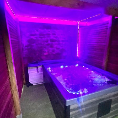 Beau Loft Room Proche Mont Saint Michel Jaccuzi Illimite En Plein Centre Avranches Zewnętrze zdjęcie