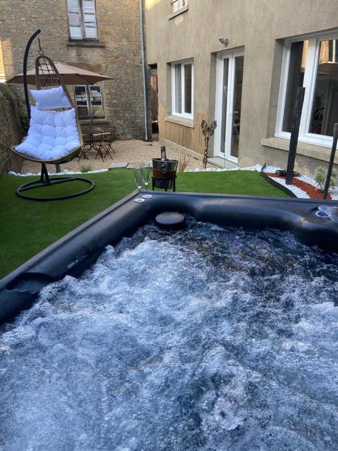 Beau Loft Room Proche Mont Saint Michel Jaccuzi Illimite En Plein Centre Avranches Zewnętrze zdjęcie