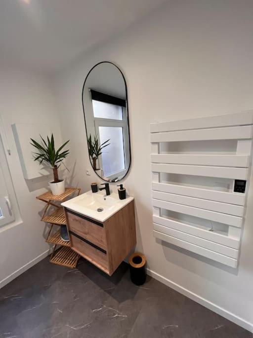 Beau Loft Room Proche Mont Saint Michel Jaccuzi Illimite En Plein Centre Avranches Zewnętrze zdjęcie